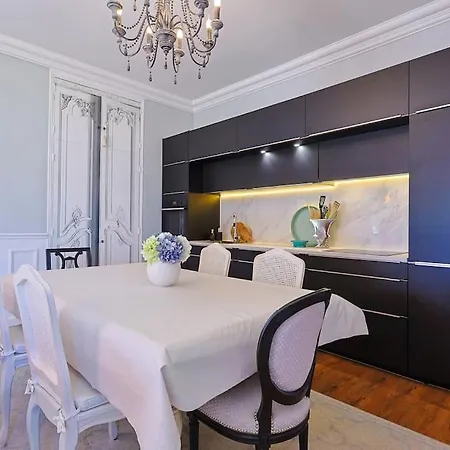 Elegant Piscine Vue Mer Apartment