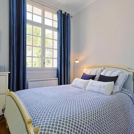 Elegant Piscine Vue Mer Apartment Hyeres
